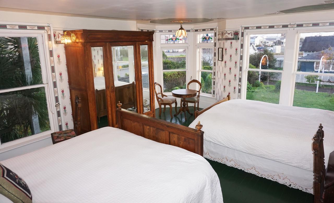 Weller House Inn Fort Bragg Room photo