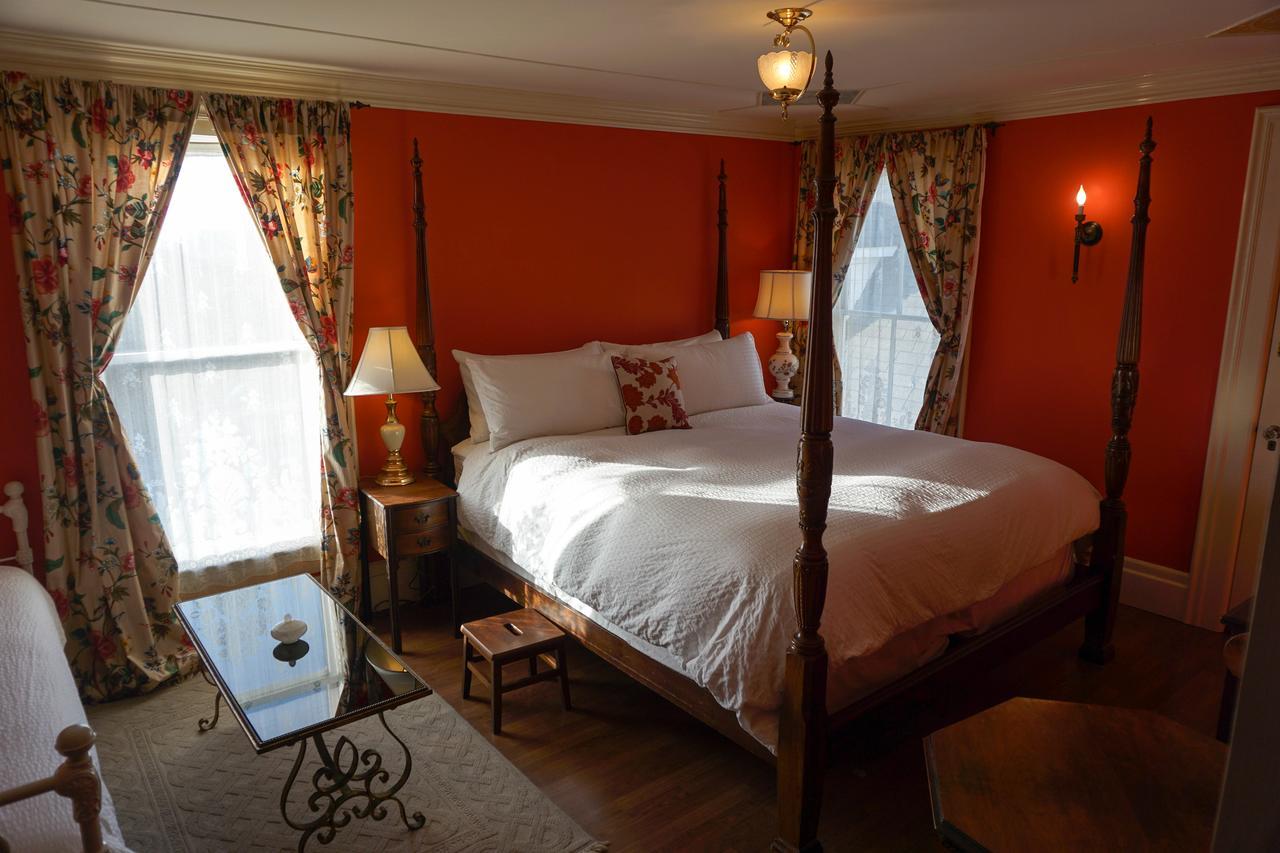 Weller House Inn Fort Bragg Room photo